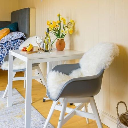 The Baytree Shepherds Hut Stonehouse (Gloucestershire) Exterior photo